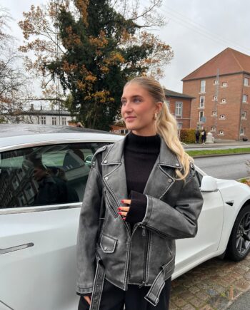 Clara Jakke Grey - Beomé Fashionmanifest